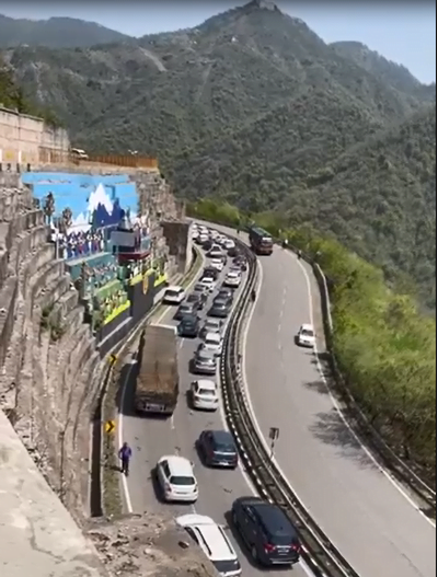 RT-PCR test restriction to enter in HP lifted from tomorrow Local & tourists making beelines to tourist resort Shimla RT-PCR test restriction to enter in HP lifted from tomorrow Local & tourists making beelines to tourist resort Shimla HIMACHAL HEADLINES