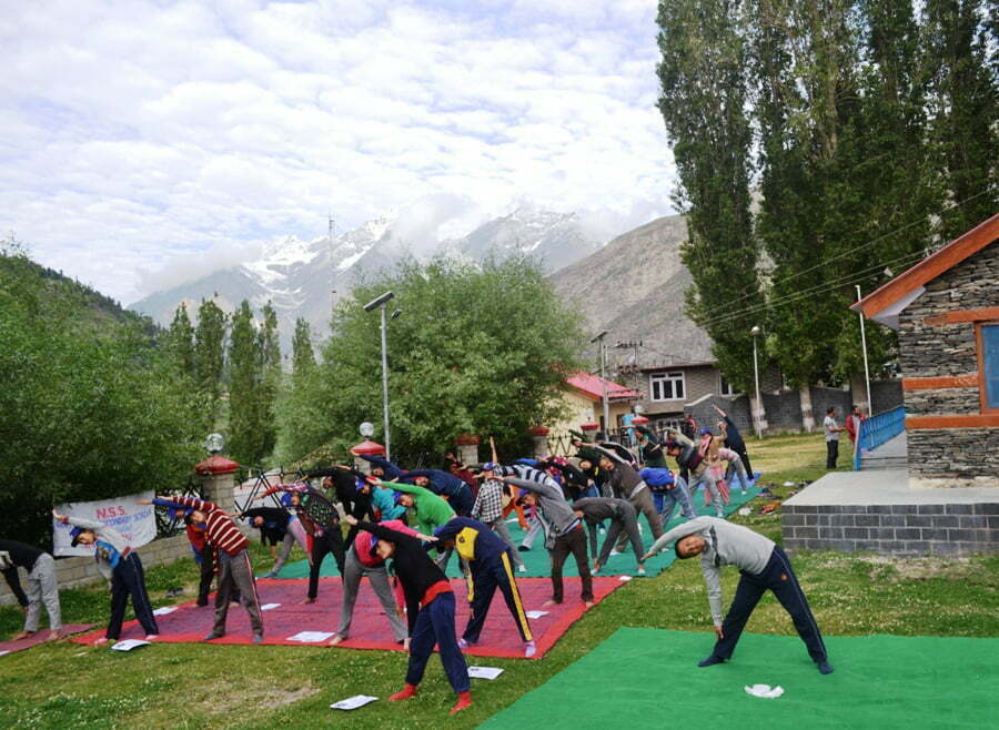 Popularity of Yoga gaining momentum in Himachal Popularity of Yoga gaining momentum in Himachal HIMACHAL HEADLINES