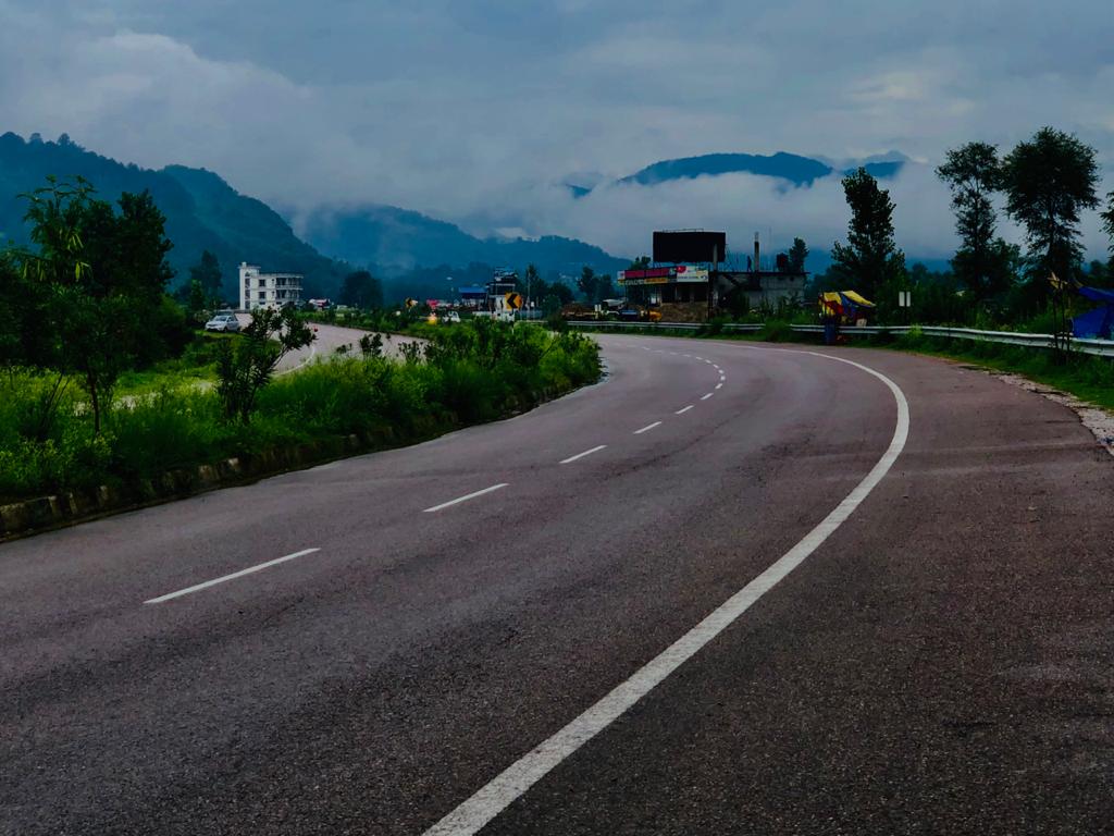 Install warning boards on landslide prone areas on highway - DC Solan HIMACHAL HEADLINES