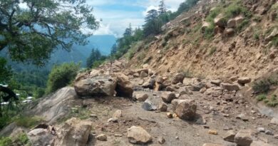 Shooting stones: NH-5 close between Nigulsari to Recong-peo  HIMACHAL HEADLINES
