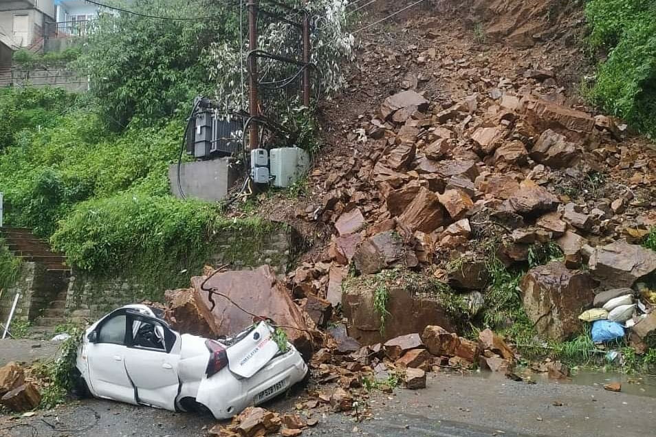 Flash flood situation grim in HP after several incidents of cloud burst HIMACHAL HEADLINES