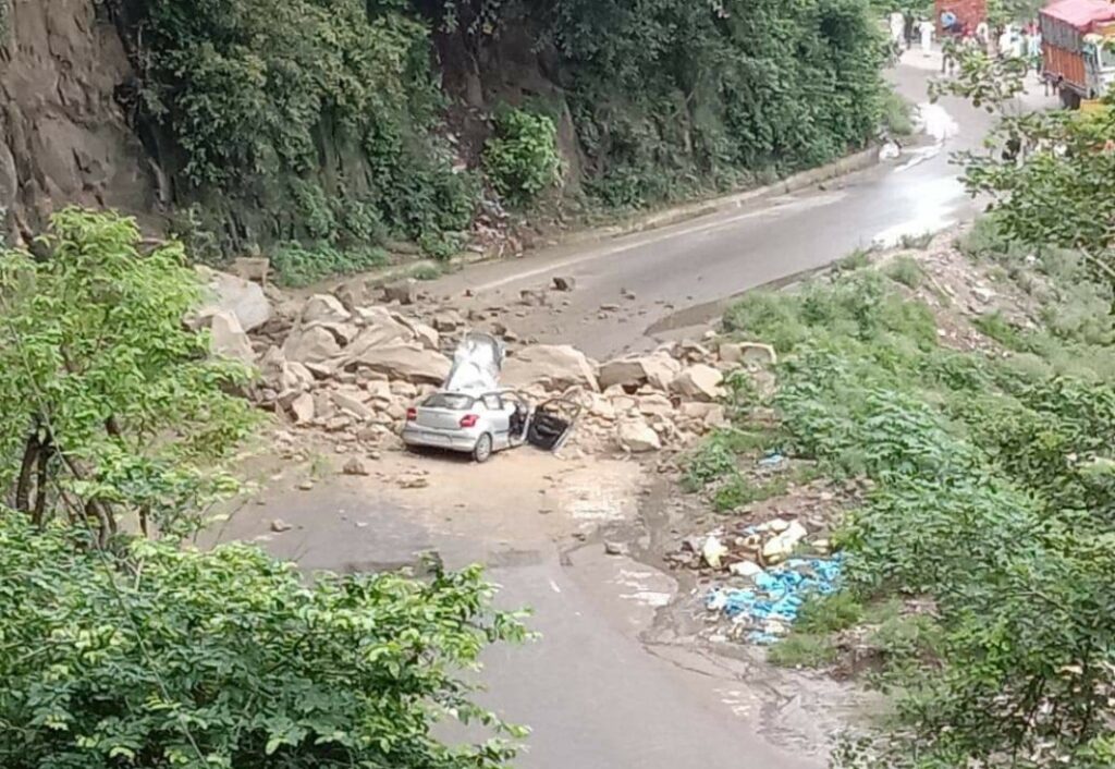 Shooting stones from unstable hills causing panic in hill States Shooting stones from unstable hills causing panic in hill States HIMACHAL HEADLINES