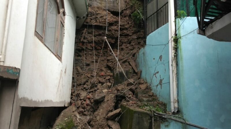 Three buildings evecuated near Oak over in Shimla HIMACHAL HEADLINES