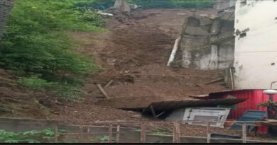 One die in a landslide at Parwanoo HIMACHAL HEADLINES