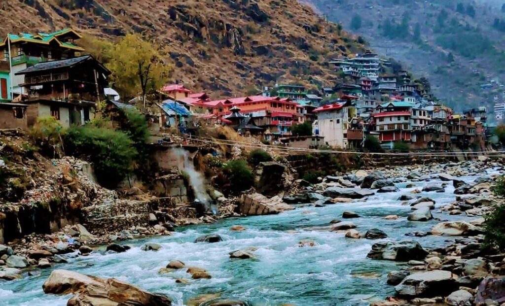 Four persons washed away in swollen rivlut at Manikaran HIMACHAL HEADLINES