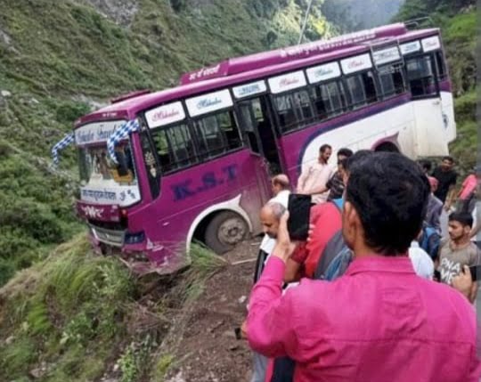 BJP to honour brave bus driver for saving lives of 24passenger HIMACHAL HEADLINES