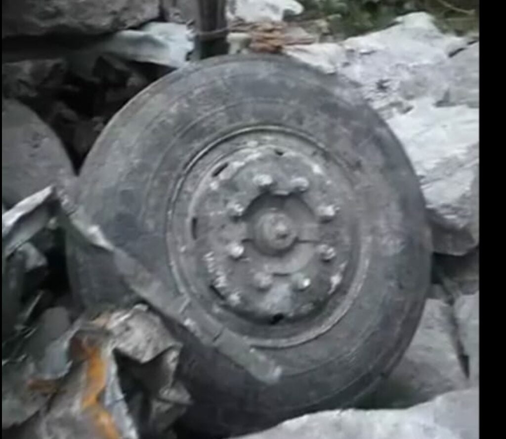 Death toll to 13 in Kinnuar landslide mishap,Bus wreakage traced HIMACHAL HEADLINES