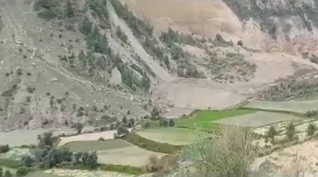 Landslides block flow of Chenab river in Udaipur Landslides block flow of Chenab river in Udaipur HIMACHAL HEADLINES