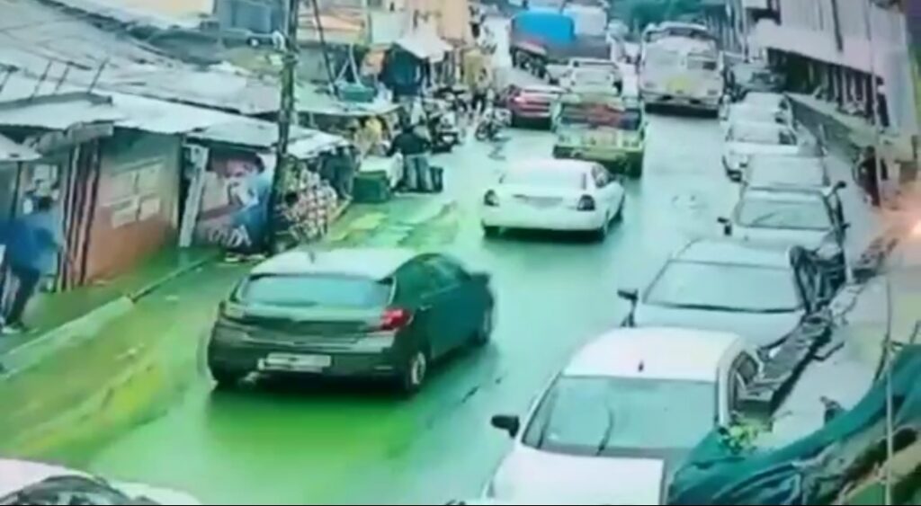 Truck rams into bus, several injured on highway Truck rams into bus, several injured on highway HIMACHAL HEADLINES