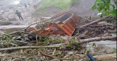 Flash Flood after heavy rainfall washes away a truck and cow shed in Kullu district HIMACHAL HEADLINES