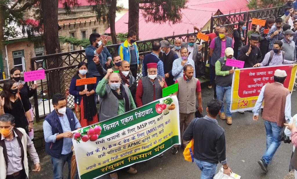 himachal farmers stage demonstration