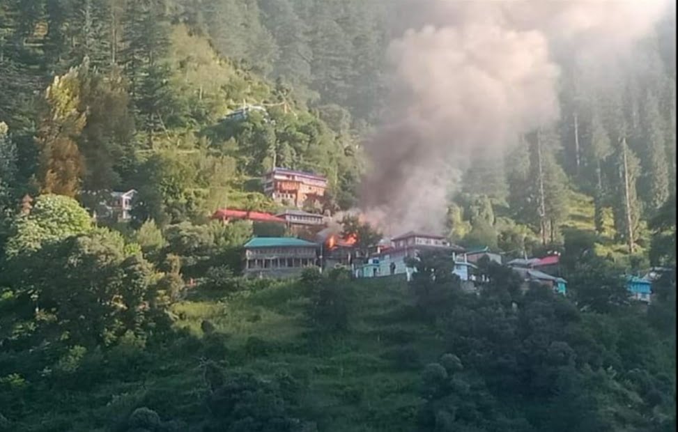 Fire gutted a village in Kinnaur district of Himachal HIMACHAL HEADLINES