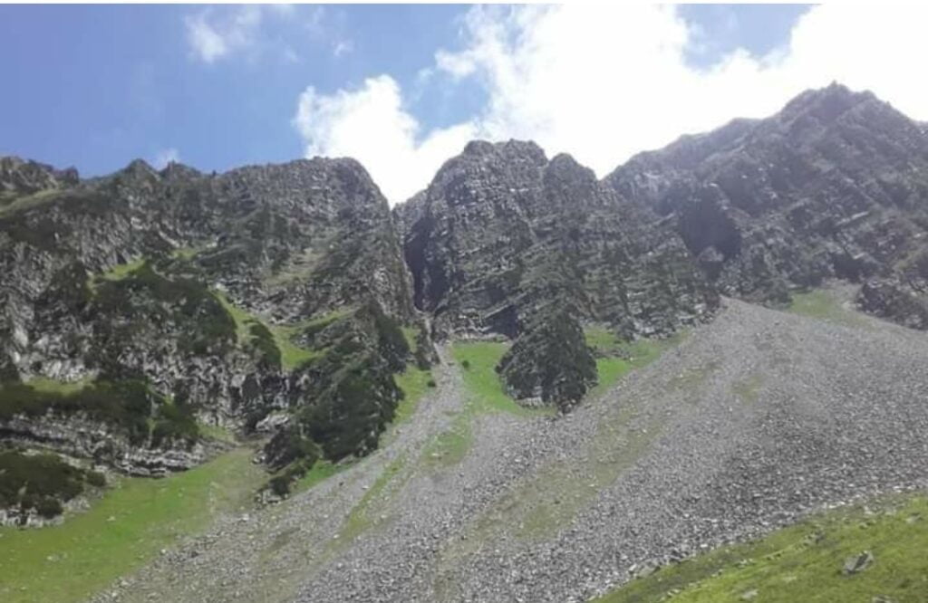 Death due to Hypothermia falling from height or glaciers : Four bodies recovered from Manimahesh in Himachal HIMACHAL HEADLINES