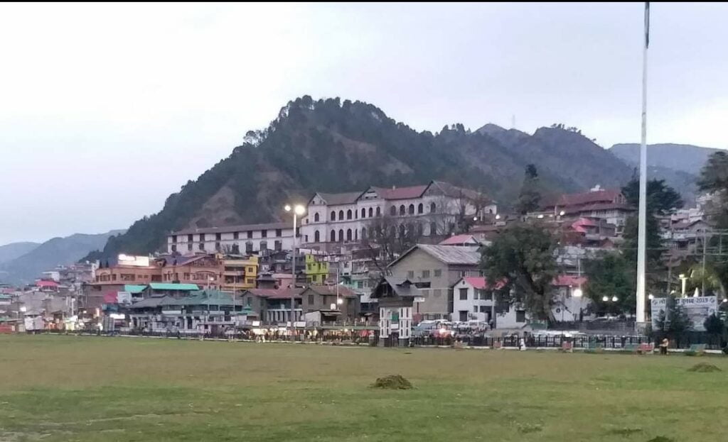 Three die five injured in Himachal; Two NH & 9-link roads off due to rain Three die five injured in Himachal; Two NH & 9-link roads off due to rain HIMACHAL HEADLINES