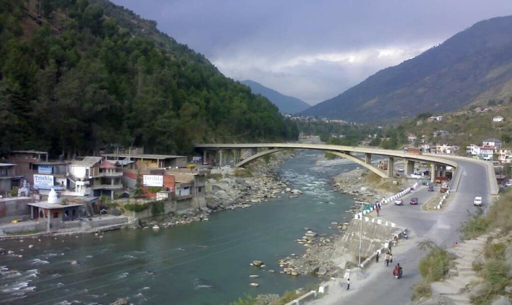 Including two tourists three dies in Himachal HIMACHAL HEADLINES