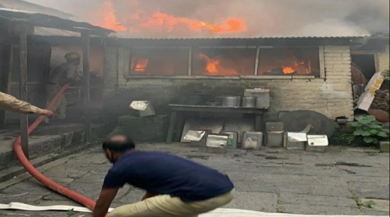 Fire mishap at restaurant in Kullu HIMACHAL HEADLINES