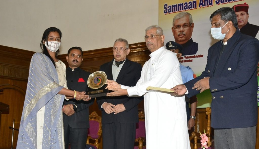 Himachal Governor honored kith and kins of martyrs of State HIMACHAL HEADLINES