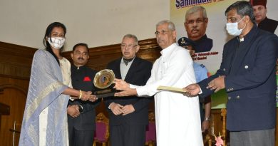 Himachal Governor honored kith and kins of martyrs of State HIMACHAL HEADLINES