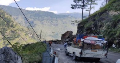 Land slides disrupts Hindustan Tibet National Highway in Himachal HIMACHAL HEADLINES