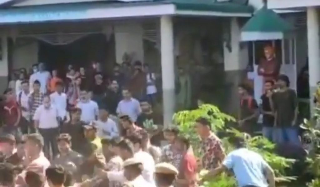 Clashes between activists of ABVP and SFI, many injured HIMACHAL HEADLINES
