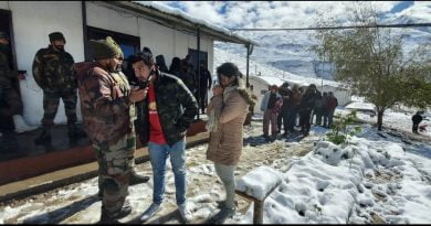 Army rescued tourist in disaster,205 people stranded in a camp HIMACHAL HEADLINES