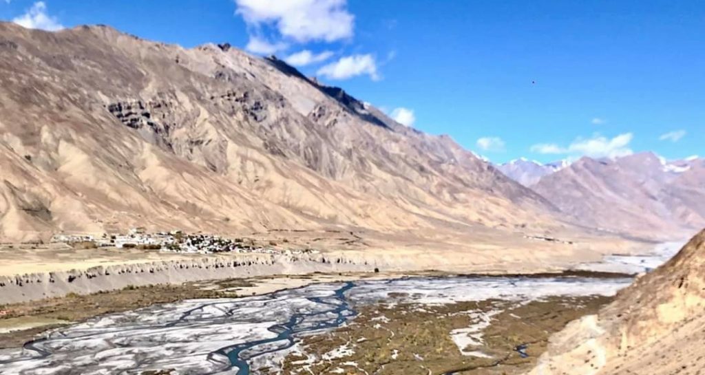 EVMs airlift to worlds highest polling stations in Kaza (HP) EVMs airlift to worlds highest polling stations in Kaza (HP) HIMACHAL HEADLINES