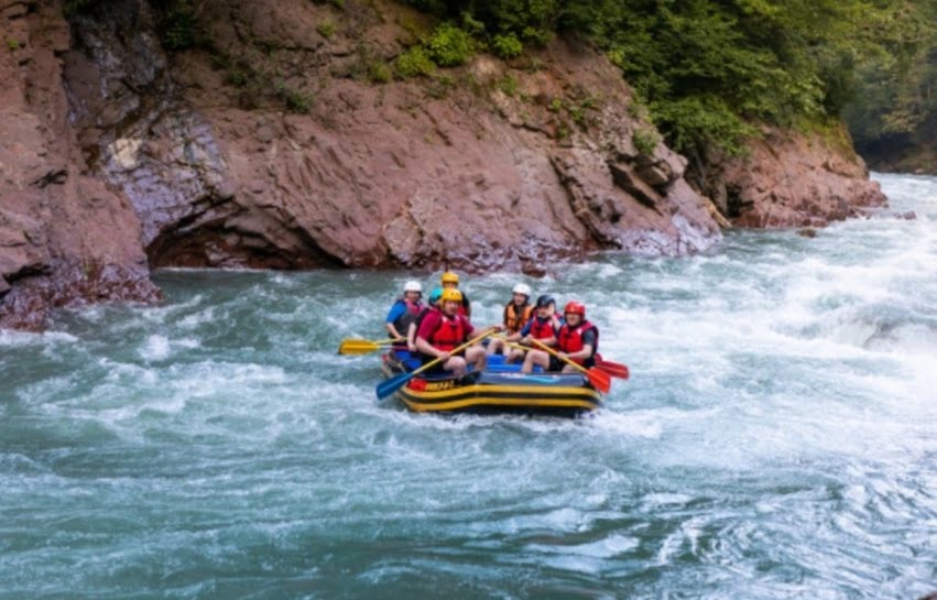 Three Tourists died in Kullu district Three Tourists died in Kullu district HIMACHAL HEADLINES