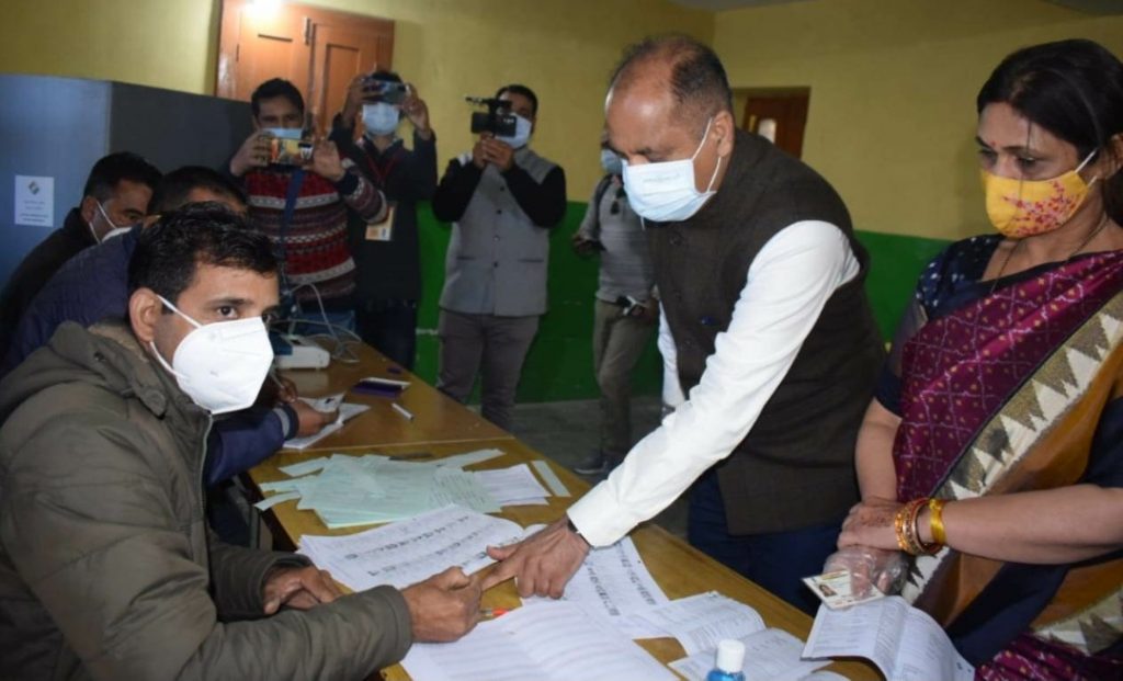 21.62 Per cent polling in first 4- hrs for bye election HIMACHAL HEADLINES