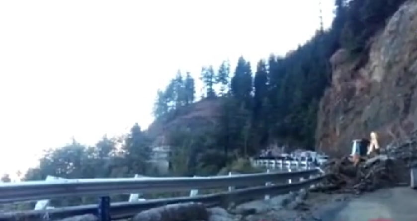 Landslide block NH-5 near Theog HIMACHAL HEADLINES