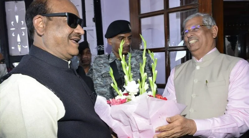 Himachal Governor accords warm welcome to LS Speaker at Raj Bhavan HIMACHAL HEADLINES