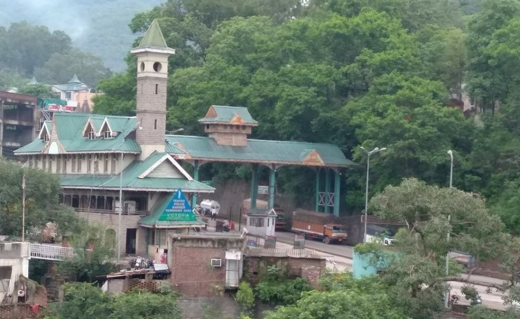Traveller visiting Himachal from Omicron affected 12 nation to undergo compulsory quarantine Traveller visiting Himachal from Omicron affected 12 nation to undergo compulsory quarantine HIMACHAL HEADLINES