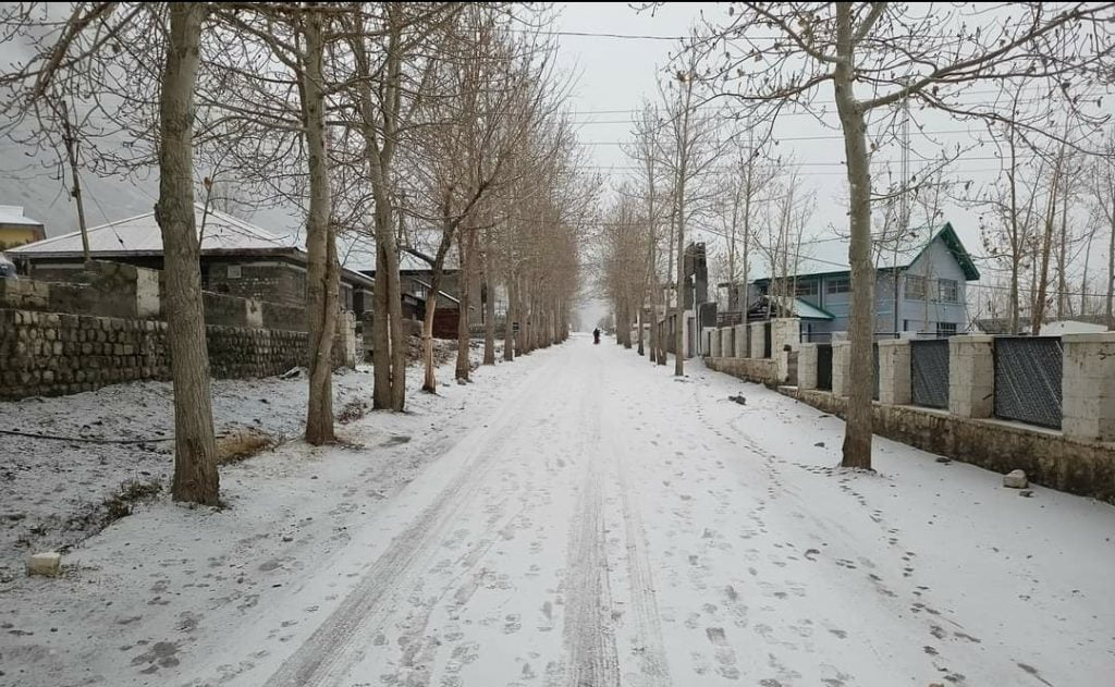 High reaches snowing in Himachal, Maximum temperature plummeted below normal High reaches snowing in Himachal, Maximum temperature plummeted below normal HIMACHAL HEADLINES