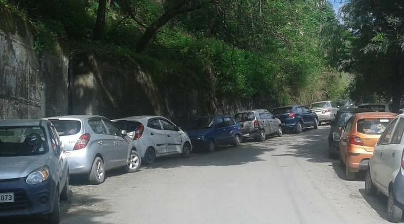 Negligent parking on NH-5: Police towed unauthorized parked vehicles HIMACHAL HEADLINES