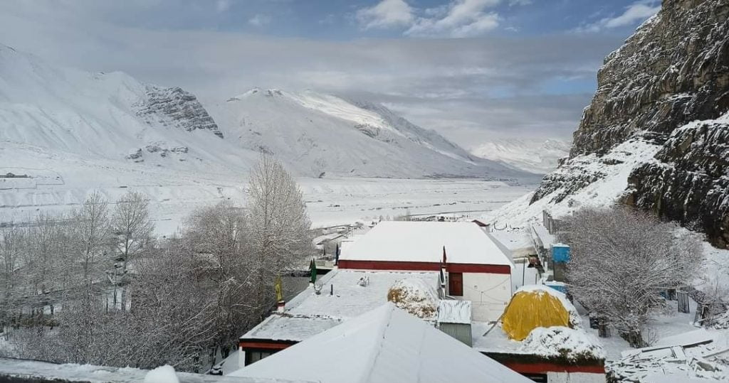 High reaches of Himachal receives snowfall High reaches of Himachal receives snowfall HIMACHAL HEADLINES