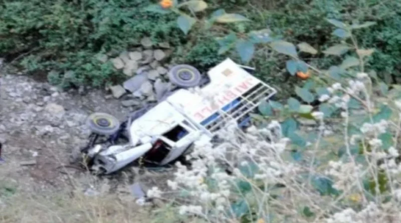 One die, Pick-up fall down HIMACHAL HEADLINES