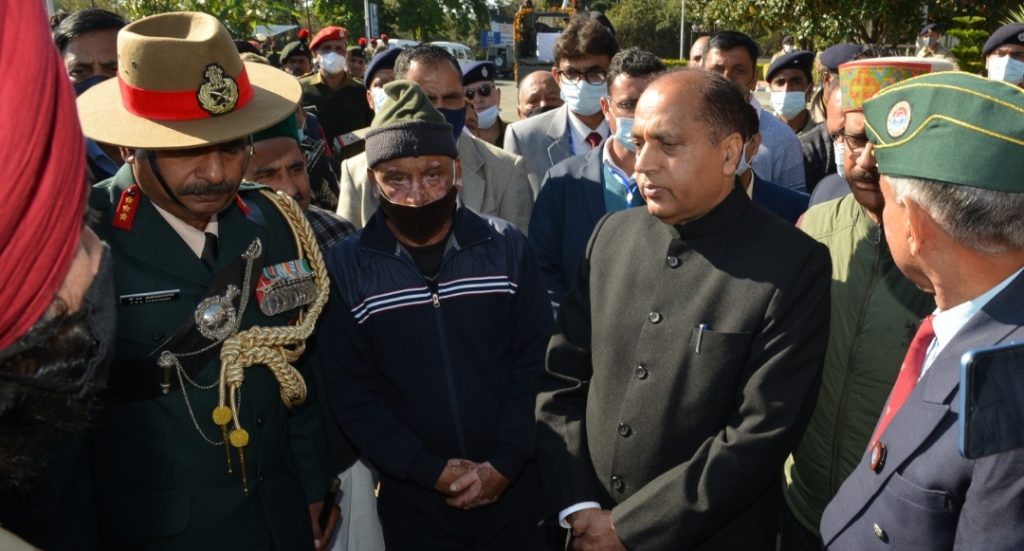 Chief Minister receives mortal remains of Lance Naik Vivek Kumar at Gaggal Airport Chief Minister receives mortal remains of Lance Naik Vivek Kumar at Gaggal Airport HIMACHAL HEADLINES
