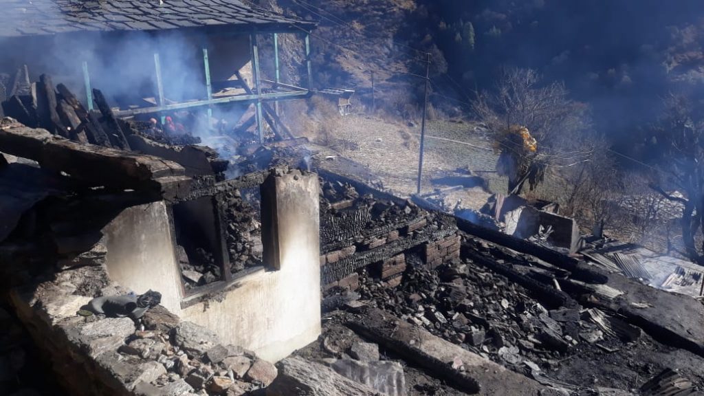 Two house gutted in devastating fire HIMACHAL HEADLINES