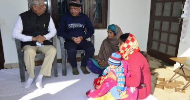 Governor met family members of martyr Vivek Kumar HIMACHAL HEADLINES