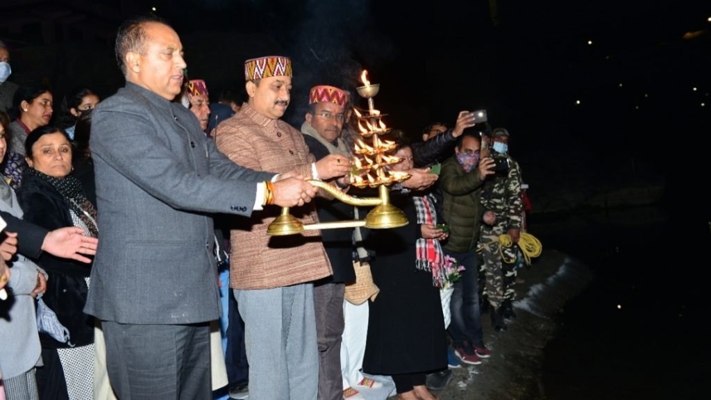 Chief Minister participates in Beas Aarti HIMACHAL HEADLINES