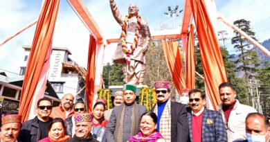 CM unveils statue of former PM and Bharat Ratan Atal Behari Vajpayee HIMACHAL HEADLINES