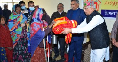 Governor distributed blankets to the needy provided by the State Red Cross HIMACHAL HEADLINES