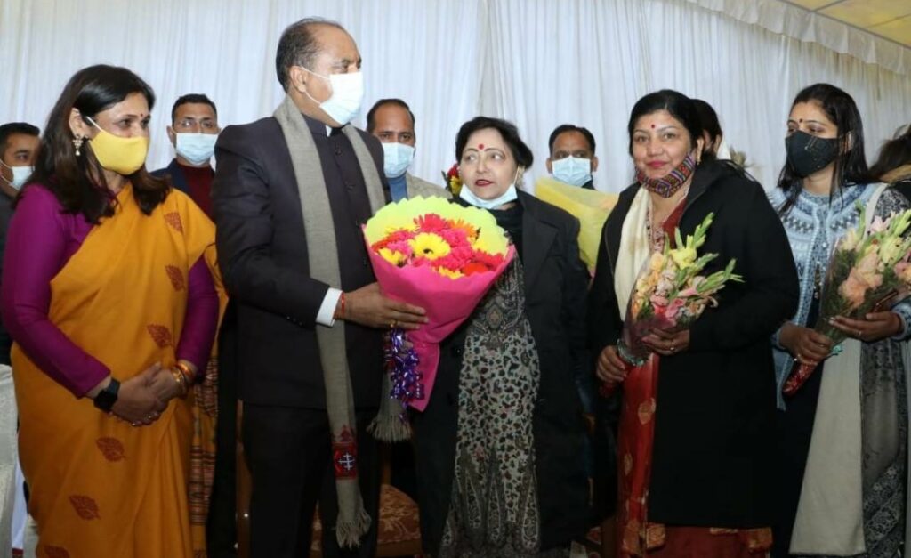 People from all walks of life greet CM on his birthday People from all walks of life greet CM on his birthday HIMACHAL HEADLINES