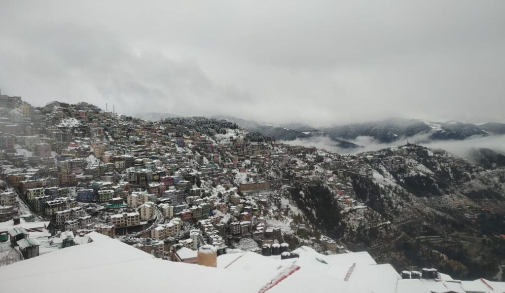 Shimla, Manali, Dalhousie & Narkanda wraps snow blanket HIMACHAL HEADLINES