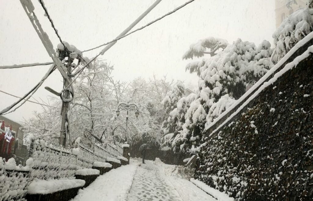 More rain-snow, Himachal under grip of coldwave HIMACHAL HEADLINES