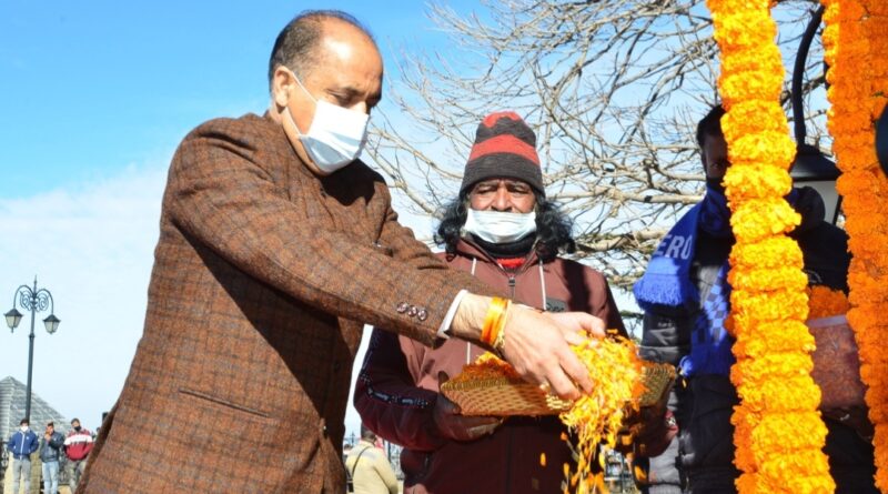Chief Minister offers floral tributes to mark the Martyrs Day HIMACHAL HEADLINES
