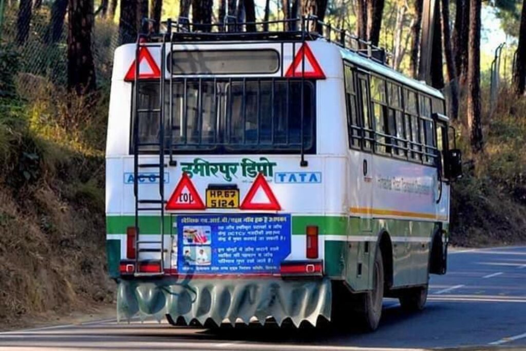 HRTC bus tangled on a steephill in Kullu HIMACHAL HEADLINES