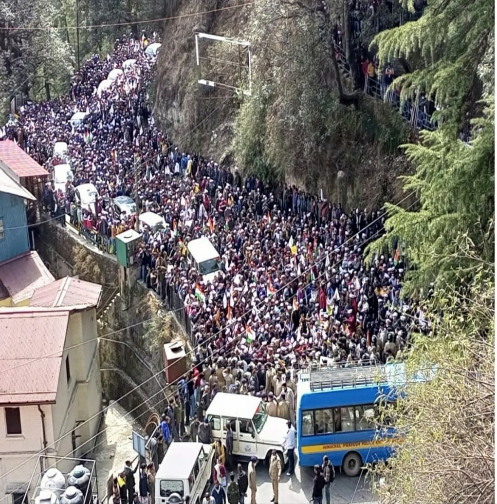 Cong protest over not allowing to raise the issue of NPS  HIMACHAL HEADLINES