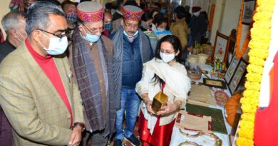 UD Minister inaugurate exhibition of H.P. State Handicraft and Handloom Corporation HIMACHAL HEADLINES