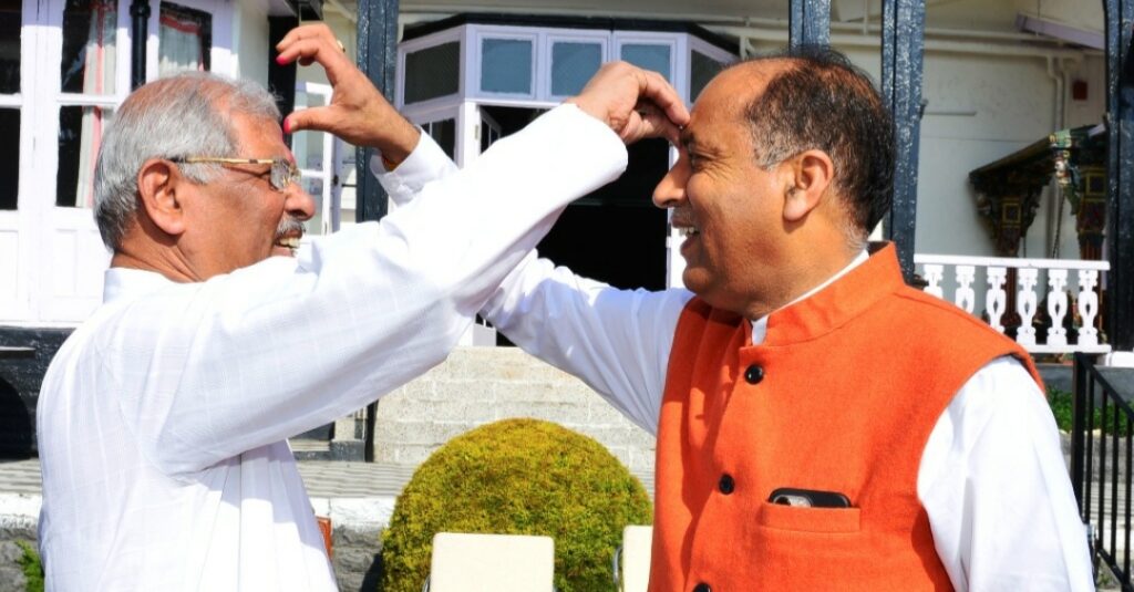 CM greets Governor on Holi CM greets Governor on Holi HIMACHAL HEADLINES
