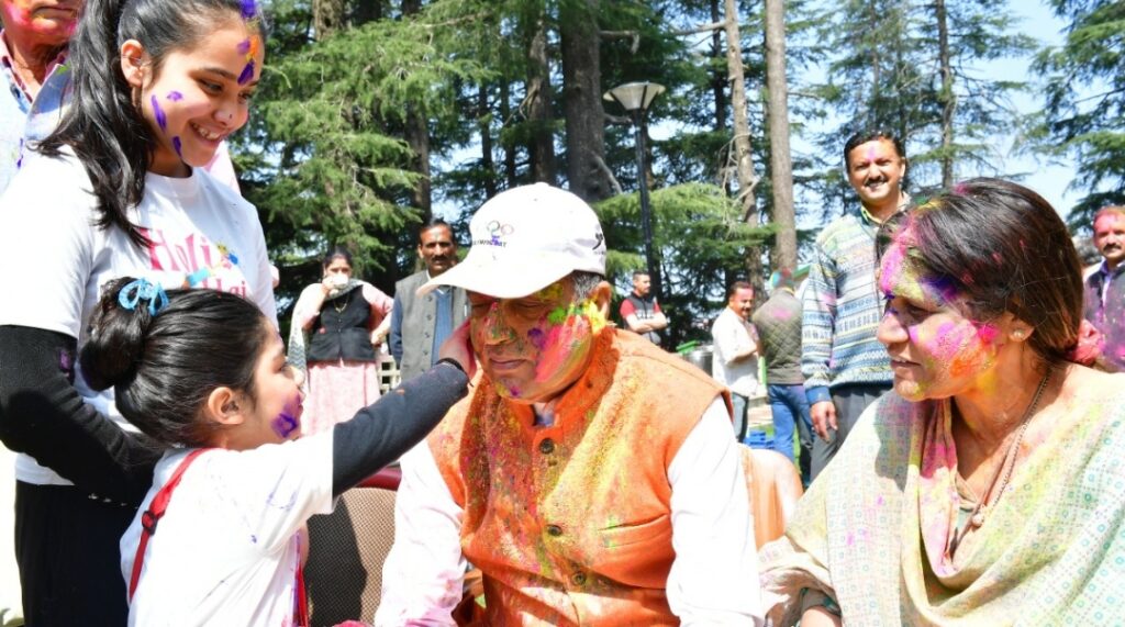 Chief Minister Jai Ram Thakur today celebrated Holi HIMACHAL HEADLINES